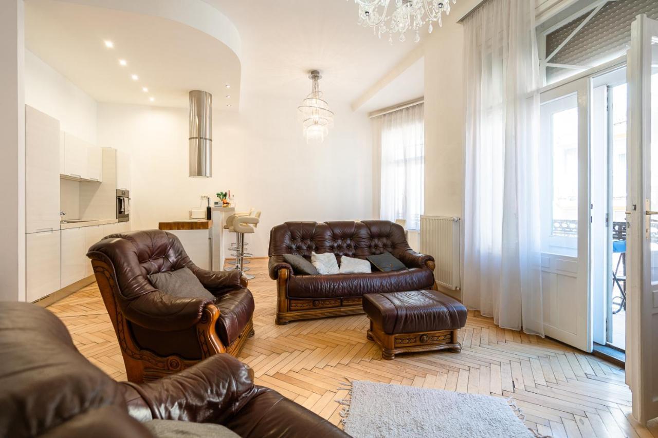 Garys Bright And Spacious Two Bedroom Flat Near Danube บูดาเปสต์ ภายนอก รูปภาพ